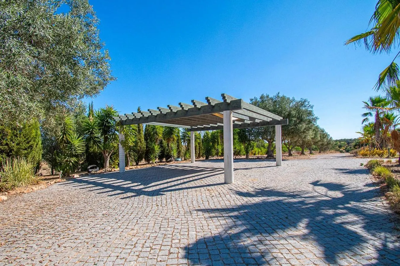 Villa Yoba Horse Farm - Charming 3-Bedroom Farmhouse Carvoeiro