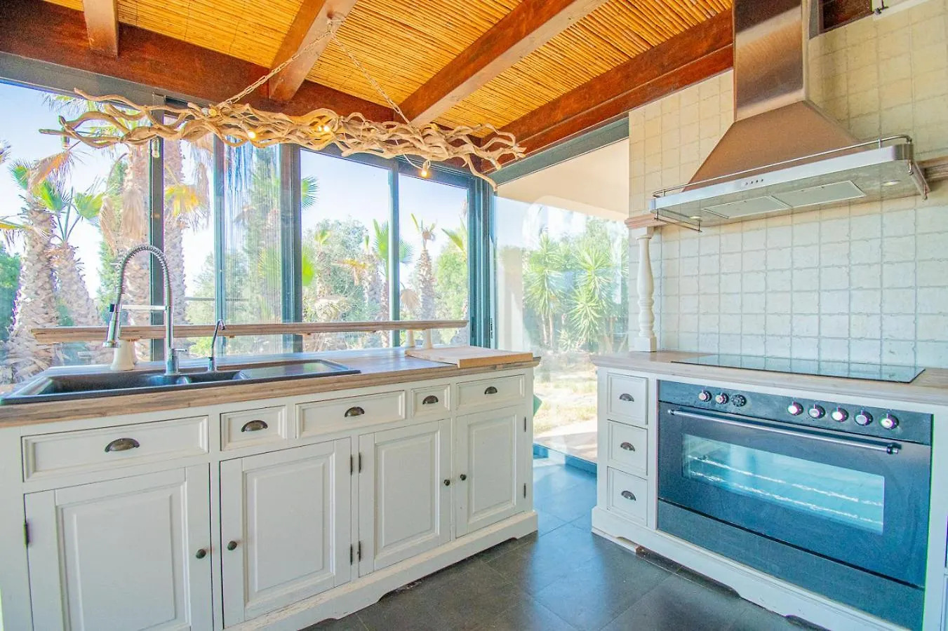Villa Yoba Horse Farm - Charming 3-Bedroom Farmhouse Carvoeiro
